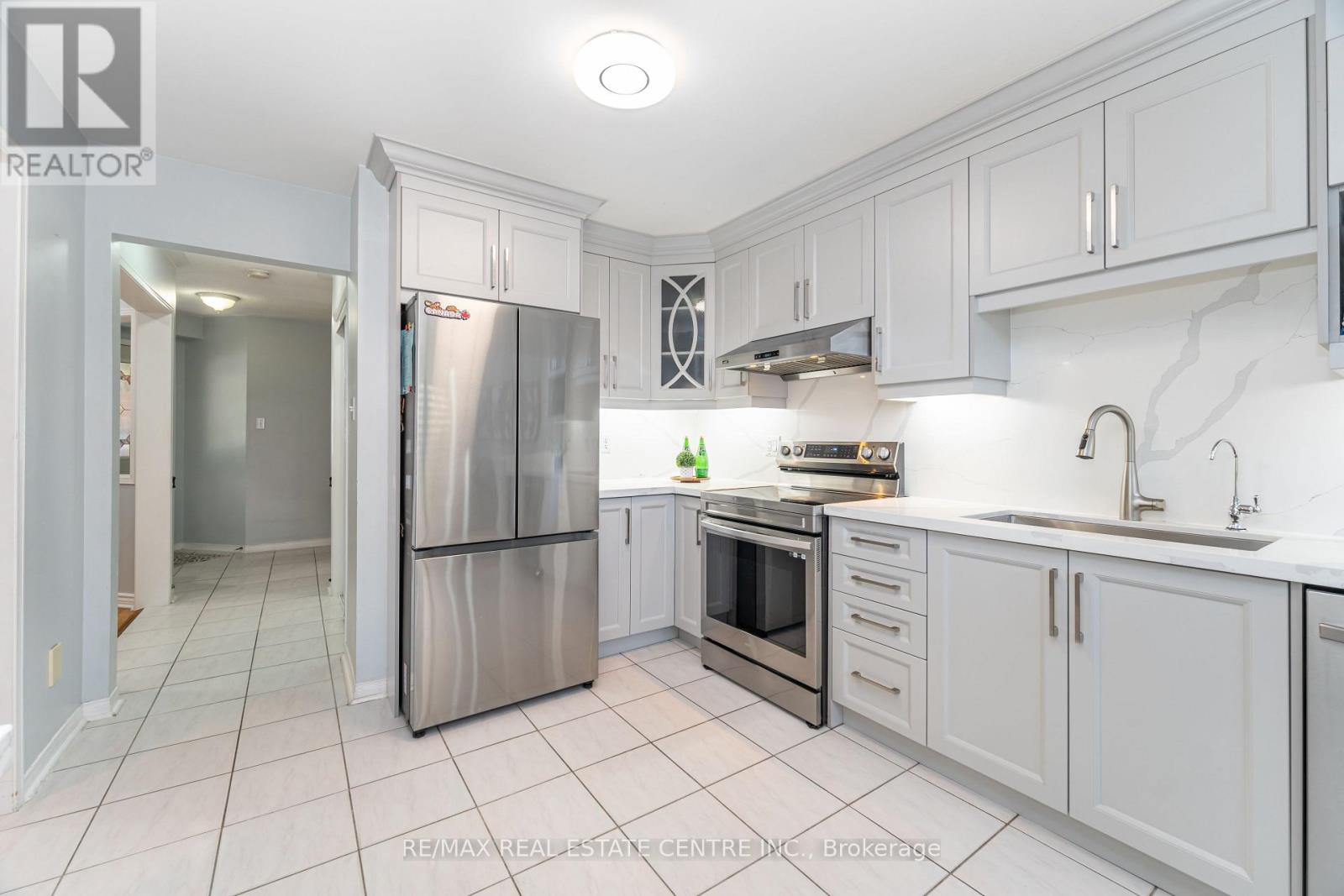 16 Feathertop Lane, Brampton, Ontario  L6R 1W9 - Photo 16 - W12418891