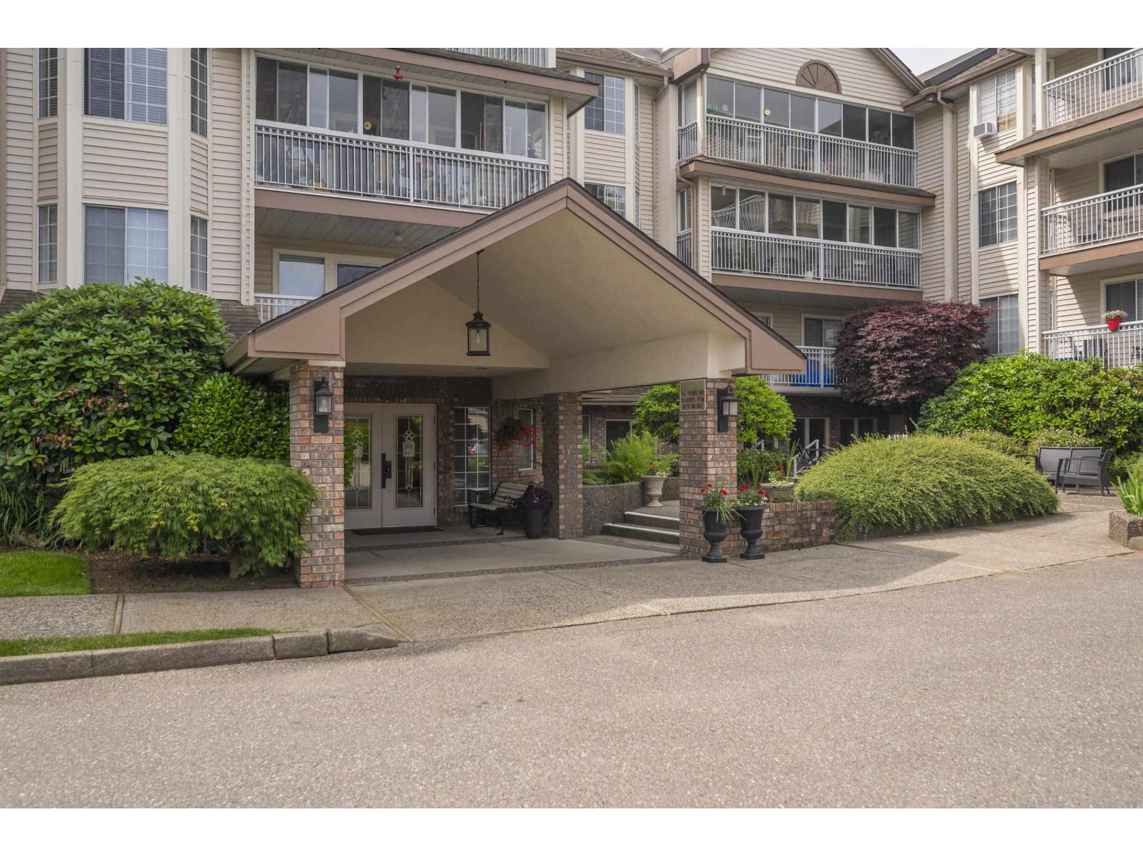 106 2491 Gladwin Road, Abbotsford, British Columbia  V2T 3N9 - Photo 2 - R3050516