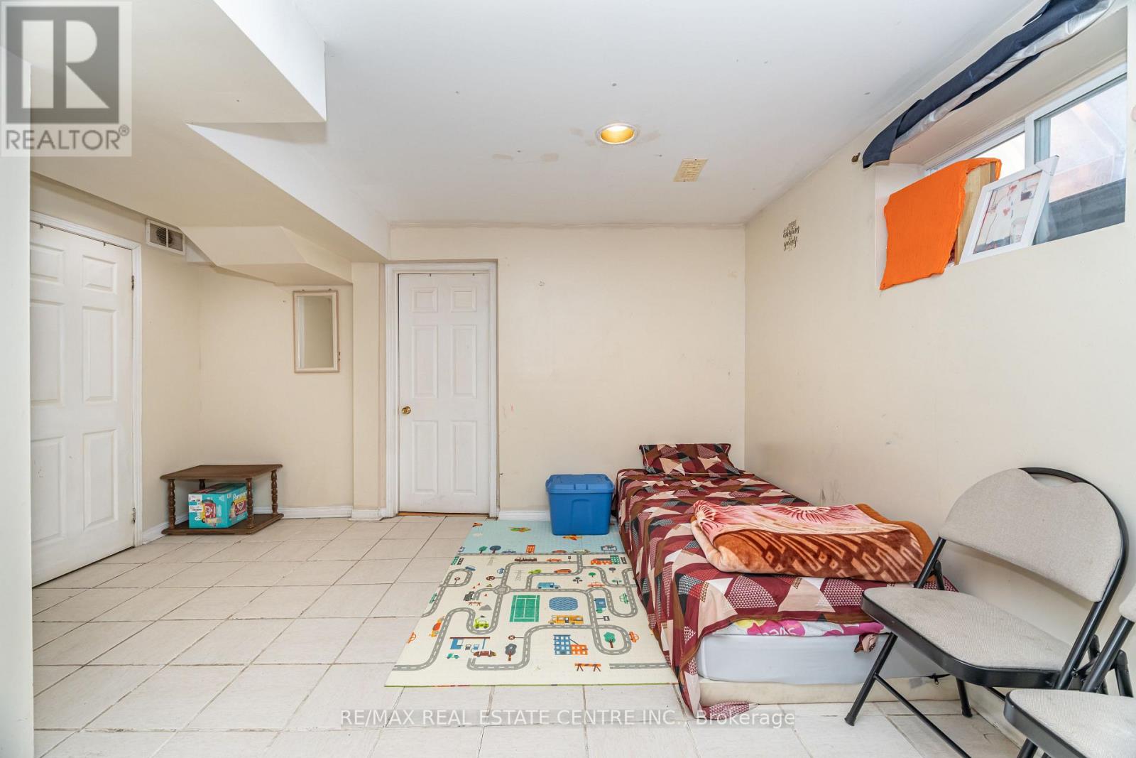 16 Feathertop Lane, Brampton, Ontario  L6R 1W9 - Photo 33 - W12418891