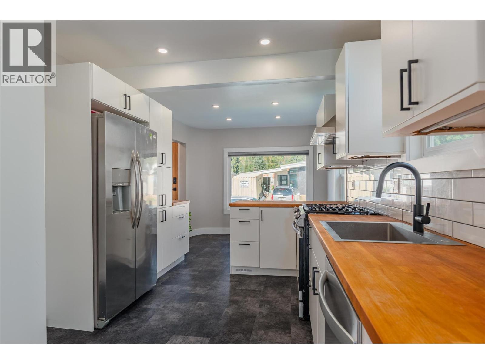516 Portia Crescent, Trail, British Columbia  V1R 1A9 - Photo 7 - 10363644