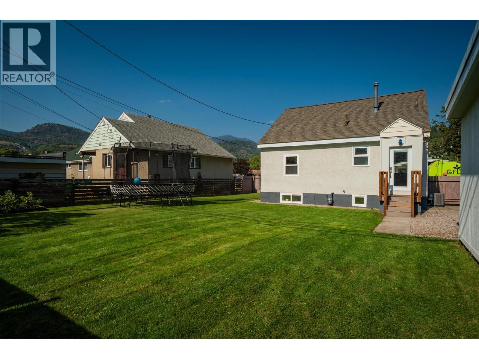 516 Portia Crescent, Trail, British Columbia  V1R 1A9 - Photo 45 - 10363644