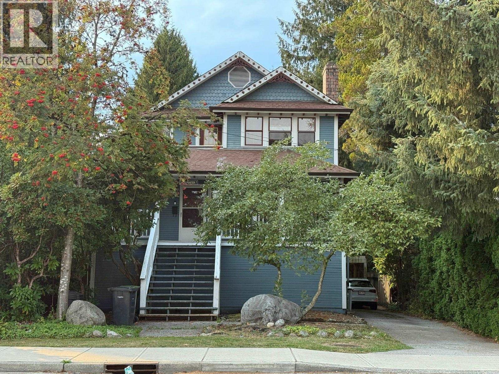 808 Porter Street, Coquitlam, British Columbia  V3J 5C2 - Photo 2 - R3050473