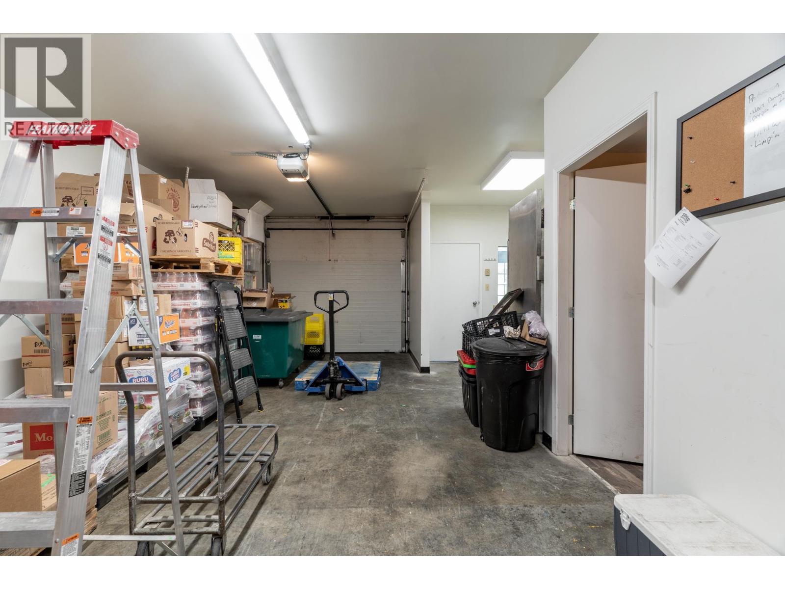 9013 Shaughnessy Street, Vancouver, British Columbia  V6P 6R9 - Photo 8 - C8072408