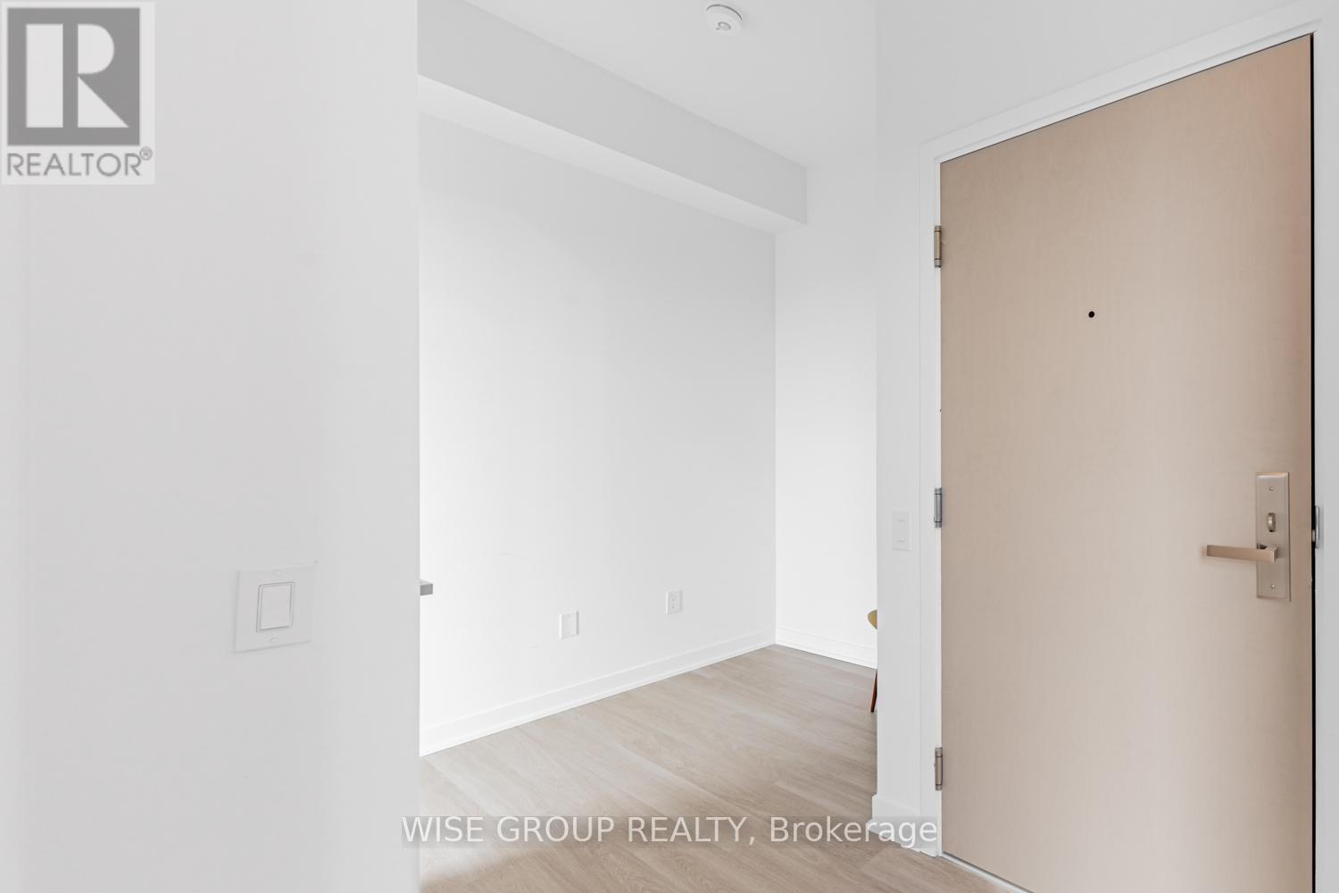 1109 - 500 Wilson Avenue W, Toronto, Ontario  M3H 5Y9 - Photo 3 - C12419098