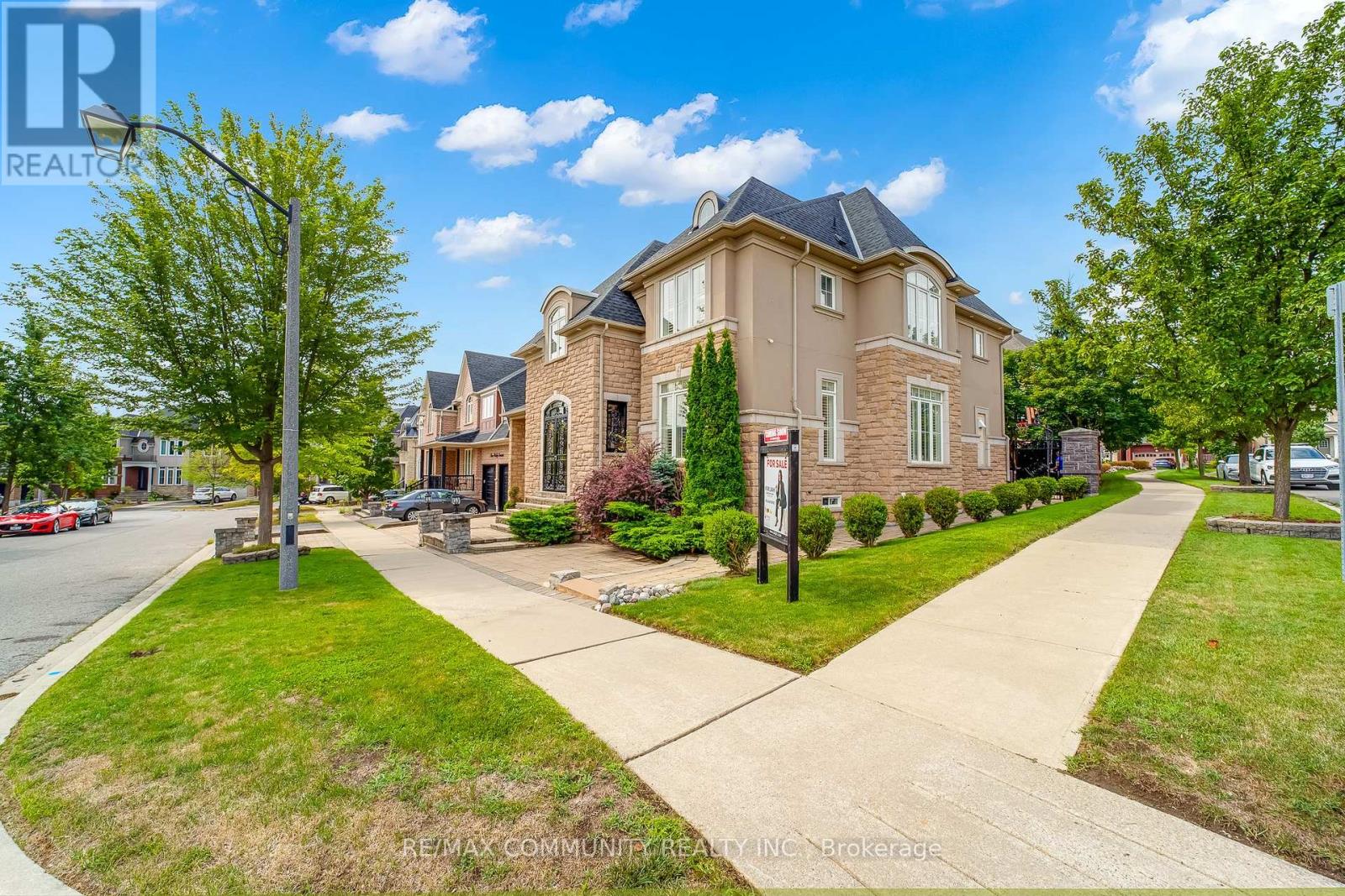 2 Dolby Crescent, Ajax (Northeast Ajax), Ontario  L1Z 0E1 - Photo 4 - E12419021