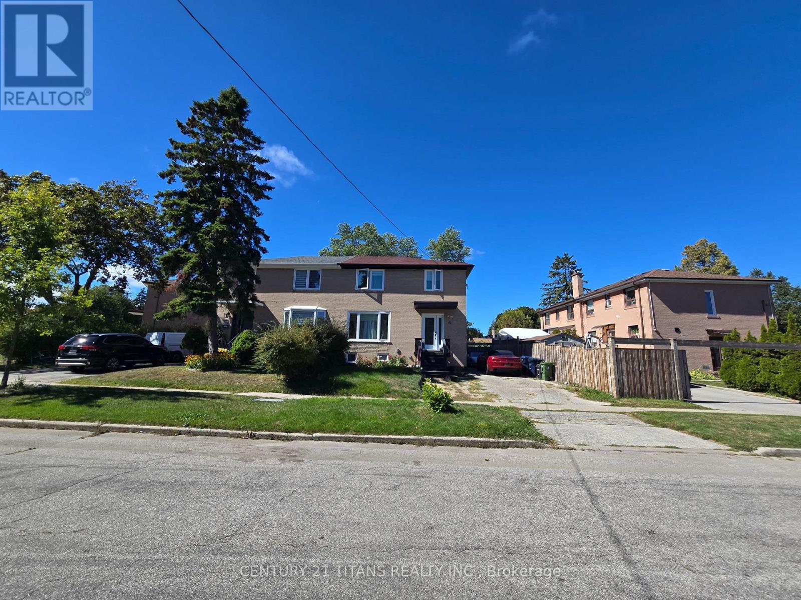 Property at 42 PIXLEY CRESCENT image 1
