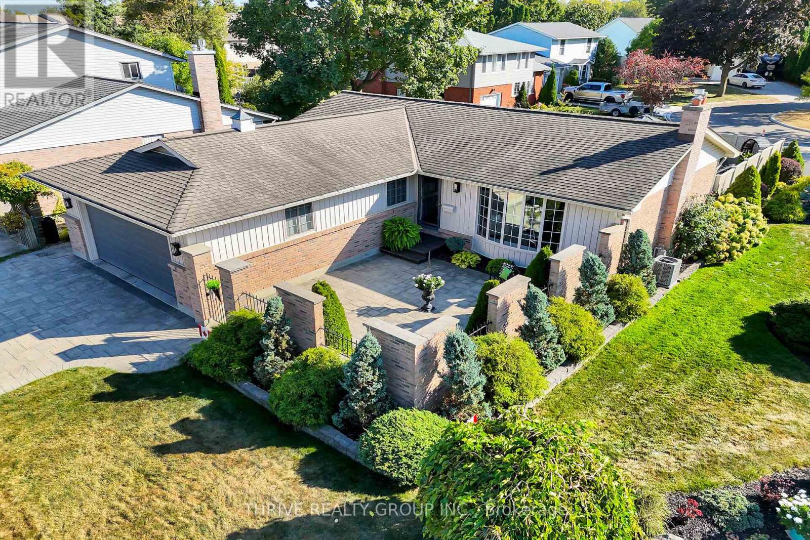 999 Farnham Road, London South, Ontario  N6K 1S3 - Photo 2 - X12417991