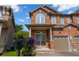 707 JOHN COLE COURT, Newmarket, Ontario