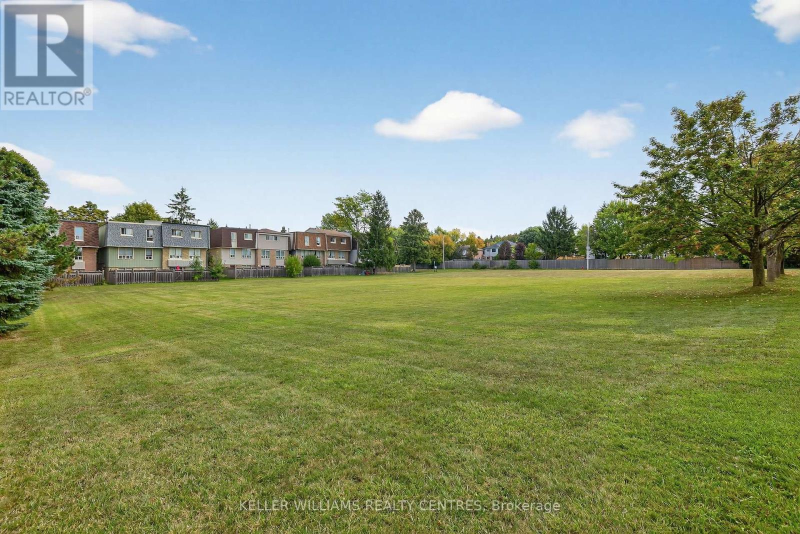 100 Poplar Crescent, Aurora, Ontario  L4G 3L3 - Photo 10 - N12419037