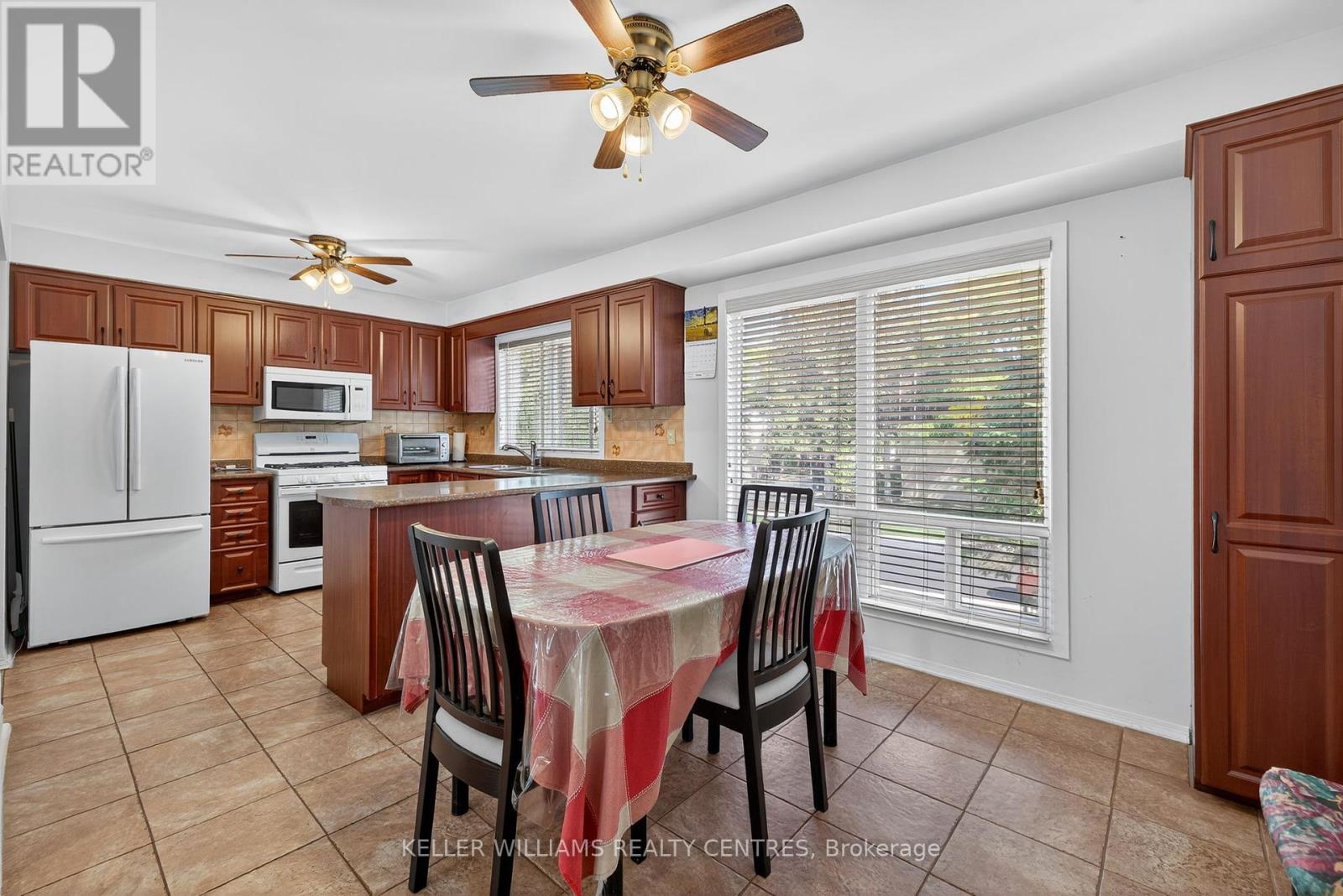 100 Poplar Crescent, Aurora, Ontario  L4G 3L3 - Photo 31 - N12419037