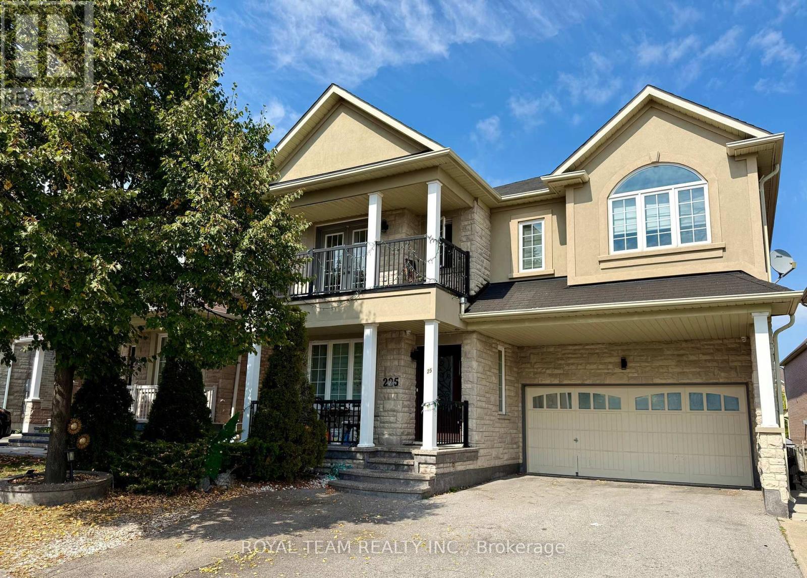 225 WOODSPRING AVENUE, Newmarket, Ontario