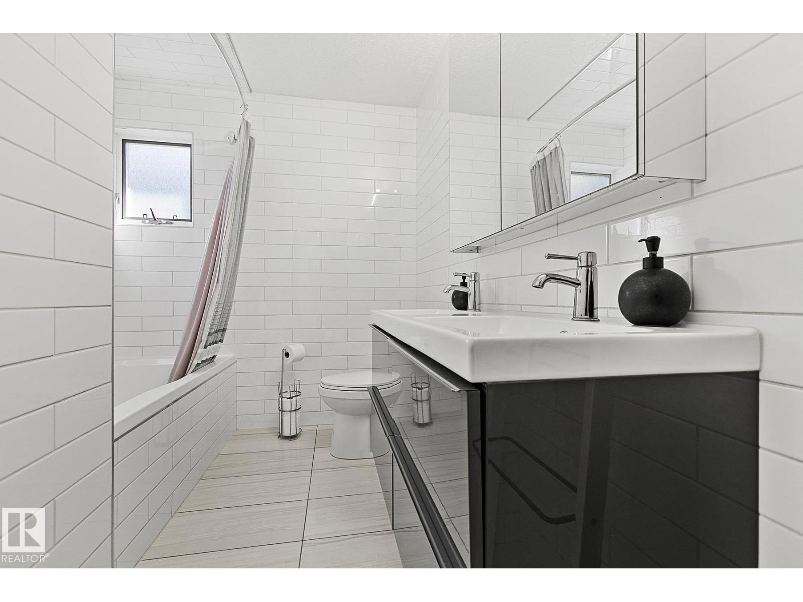 9767 65 Av Nw, Edmonton, Alberta  T6E 0K5 - Photo 24 - E4458916