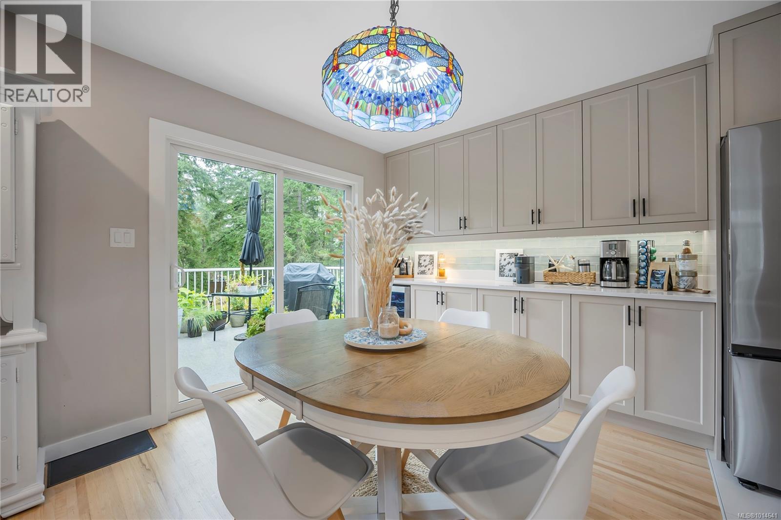 Property at 1710 Centennary Dr image 5