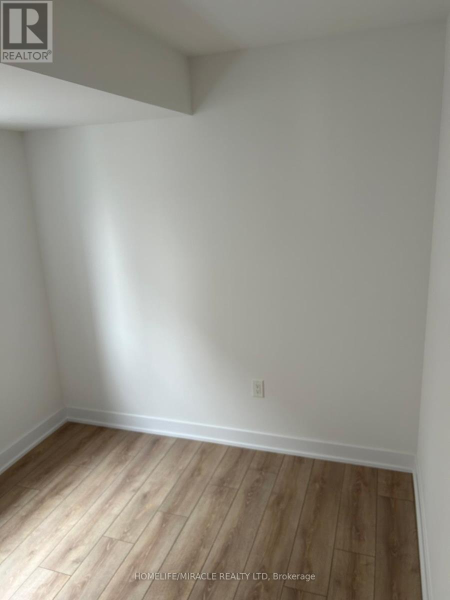 2 - 53 Pumpkin Corner Crescent, Barrie, Ontario  L9J 0T6 - Photo 10 - S12419061