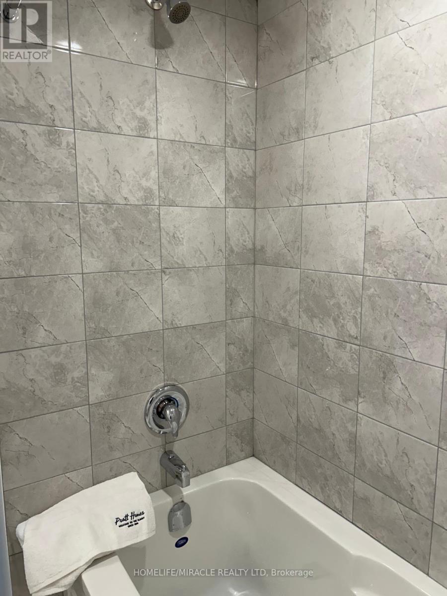 2 - 53 Pumpkin Corner Crescent, Barrie, Ontario  L9J 0T6 - Photo 11 - S12419061