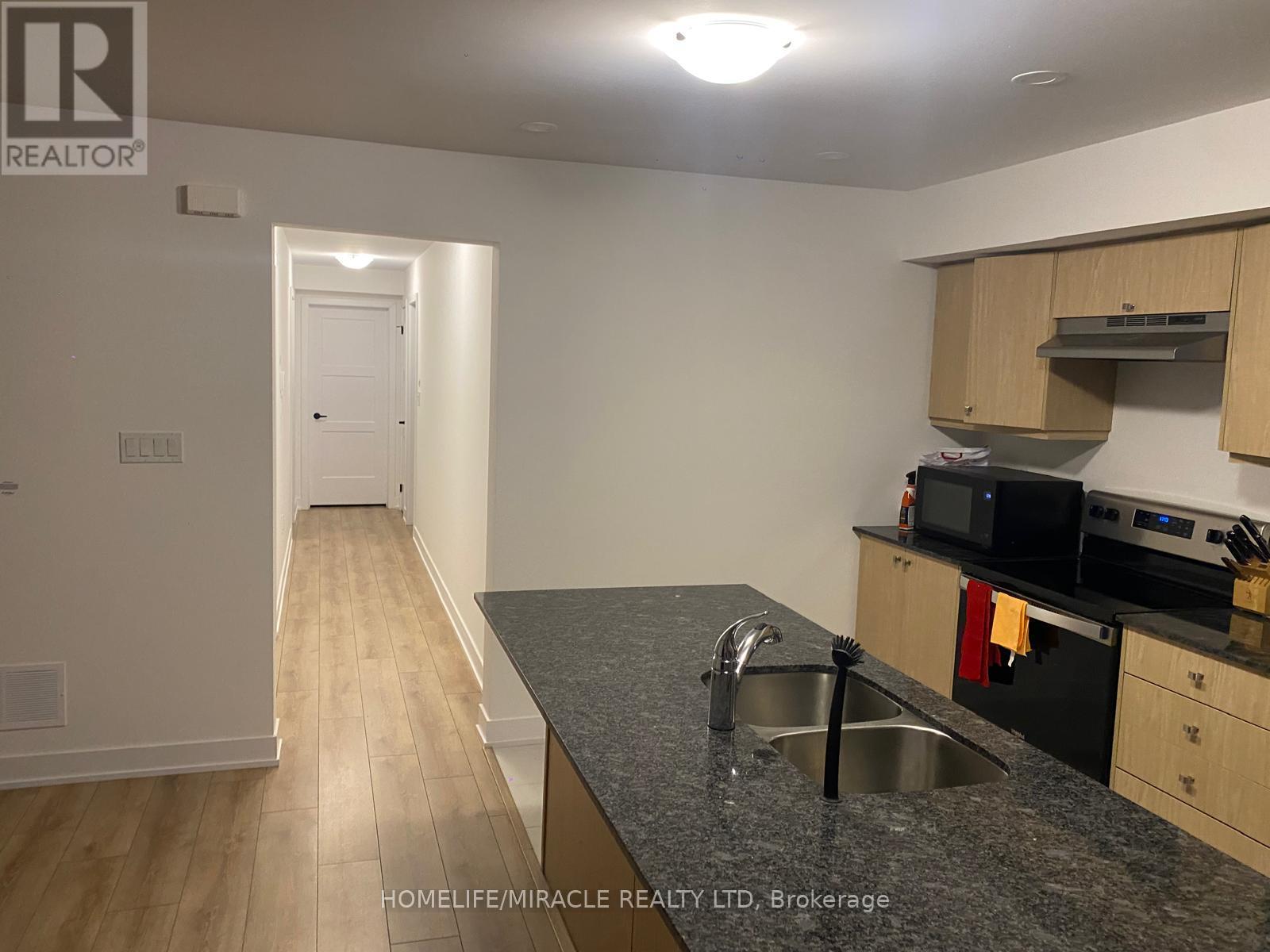 2 - 53 Pumpkin Corner Crescent, Barrie, Ontario  L9J 0T6 - Photo 4 - S12419061