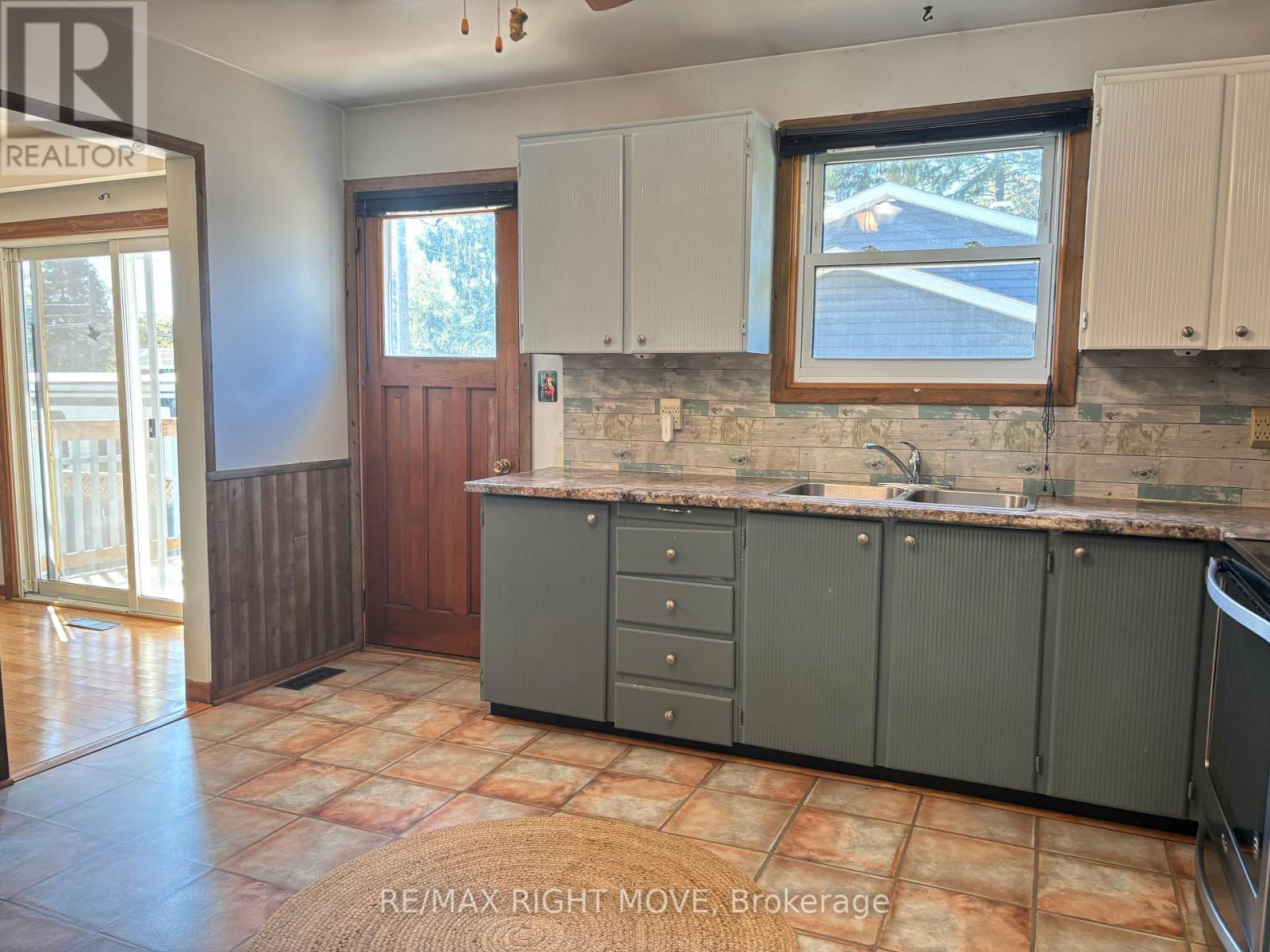 427 Jamieson Drive, Orillia, Ontario  L3V 4Y6 - Photo 5 - S12419069