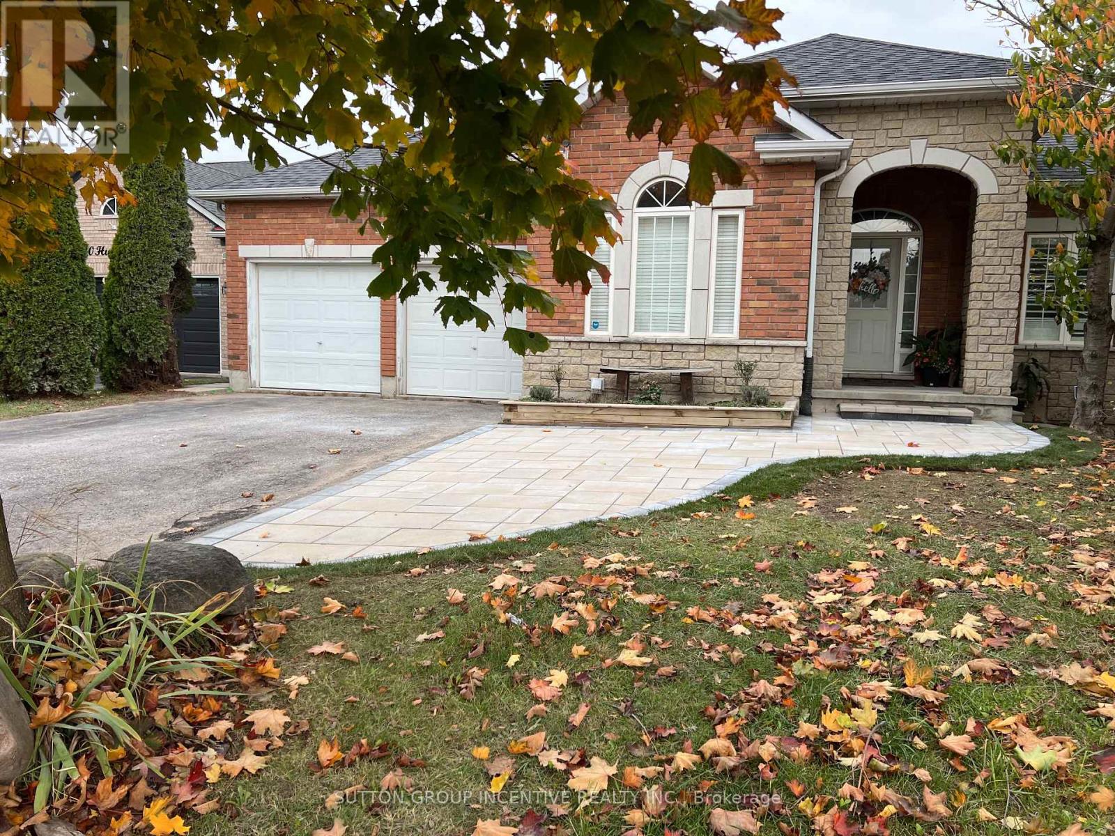 38 HURST DRIVE, Barrie, Ontario