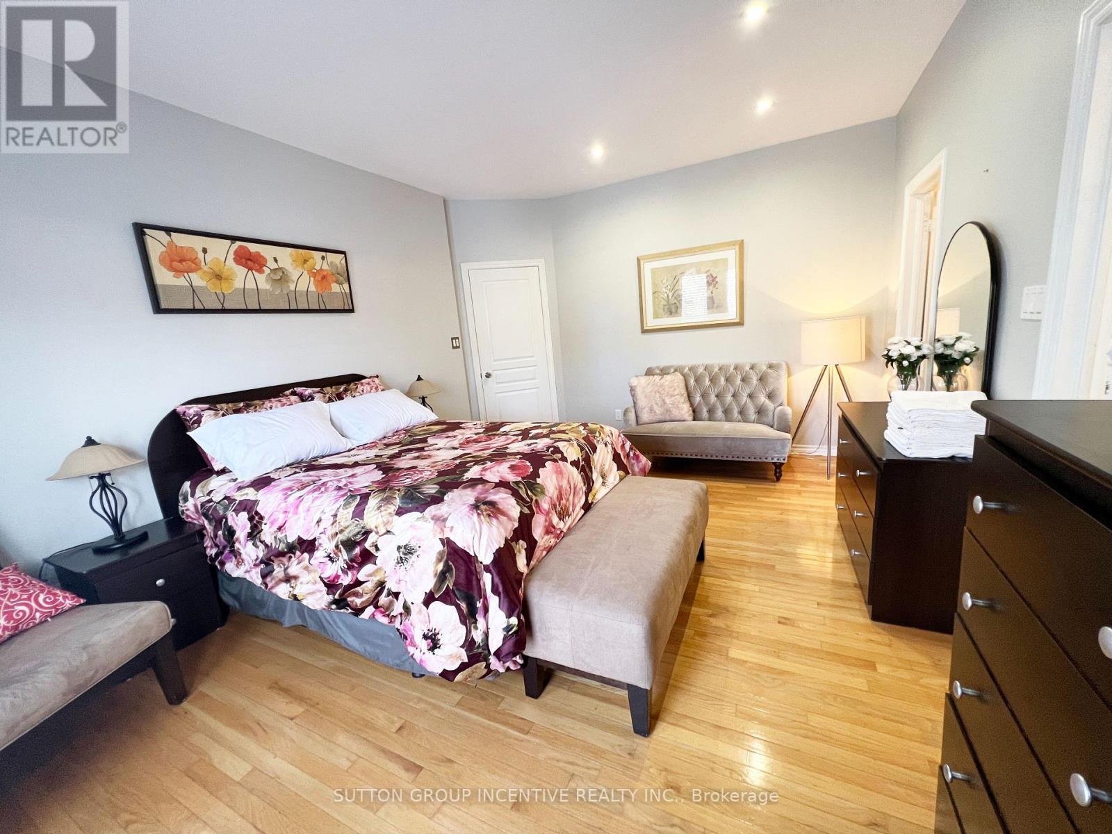 38 Hurst Drive, Barrie, Ontario  L4N 9K3 - Photo 16 - S12419073