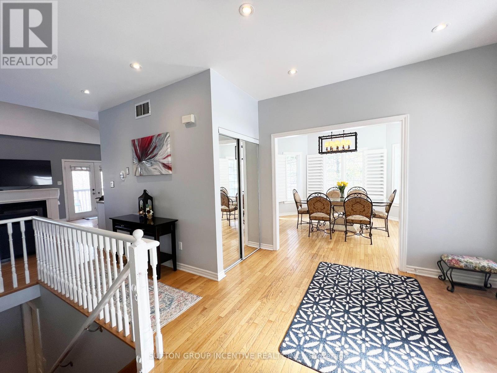 38 Hurst Drive, Barrie, Ontario  L4N 9K3 - Photo 7 - S12419073