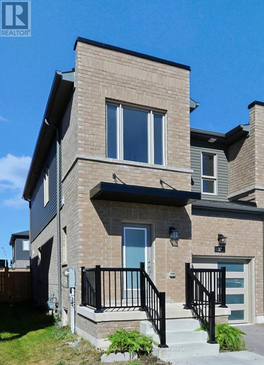 37 Turnberry Lane, Barrie, Ontario  L9J 0M8 - Photo 2 - S12419123