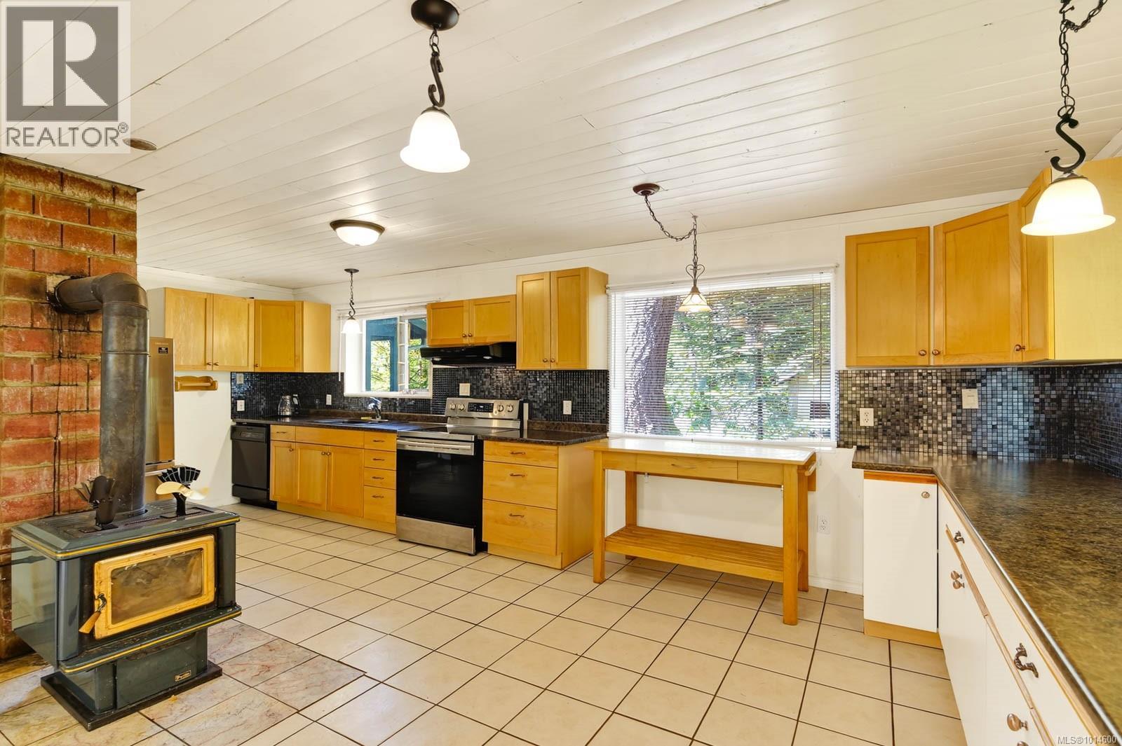 8000 Beaver Creek Rd, Port Alberni, British Columbia  V9Y 8N2 - Photo 3 - 1014600
