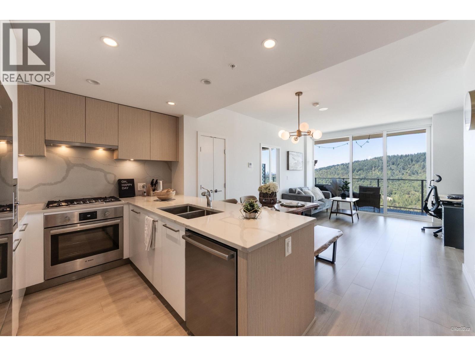 2703 567 CLARKE ROAD, Coquitlam, British Columbia