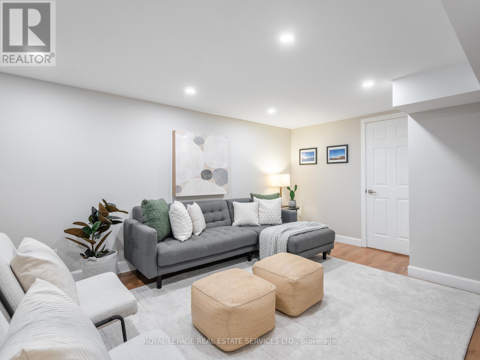61 Skylark Road, Toronto, Ontario  M6S 4M5 - Photo 28 - W12419001