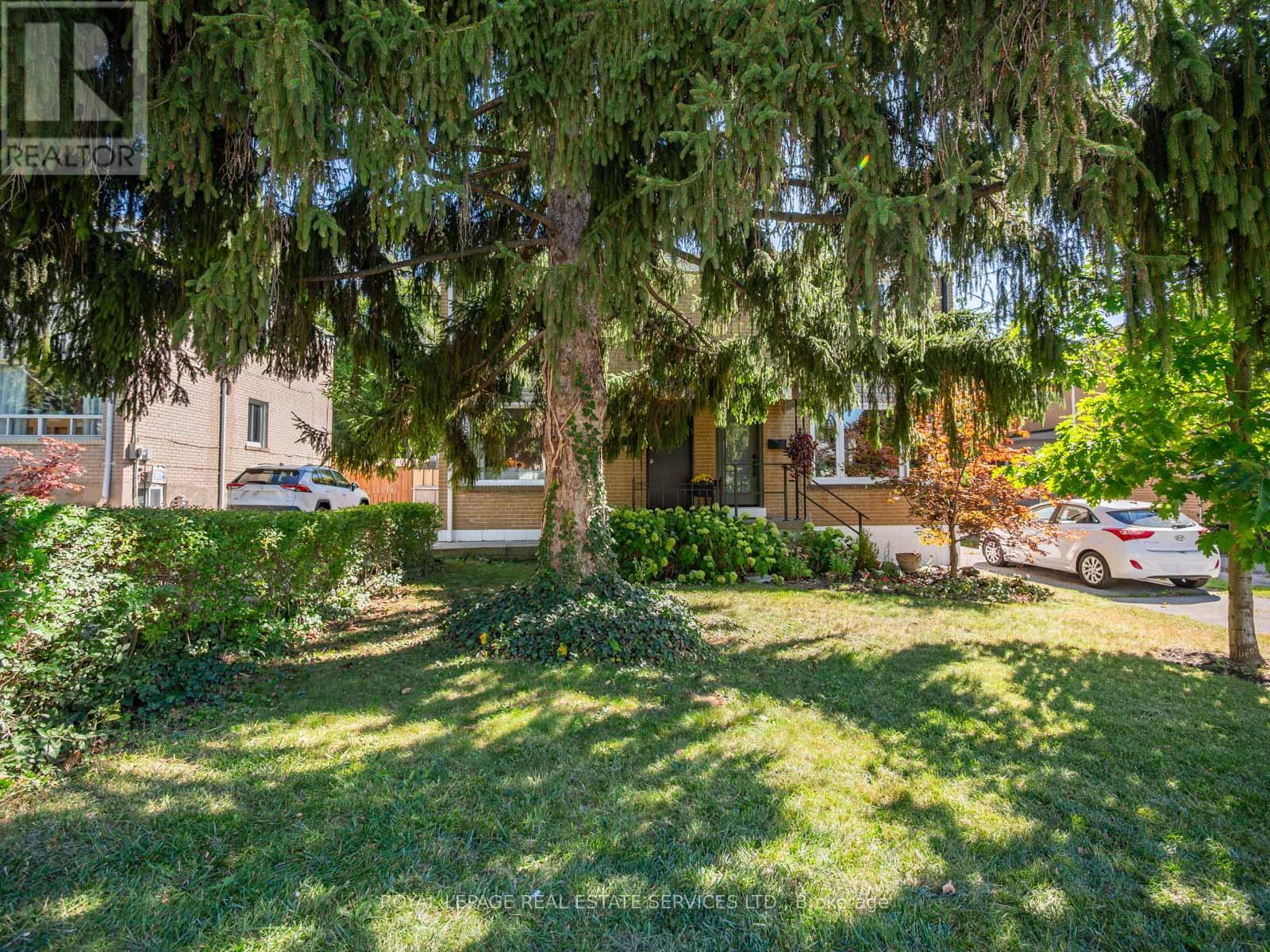 61 Skylark Road, Toronto, Ontario  M6S 4M5 - Photo 3 - W12419001