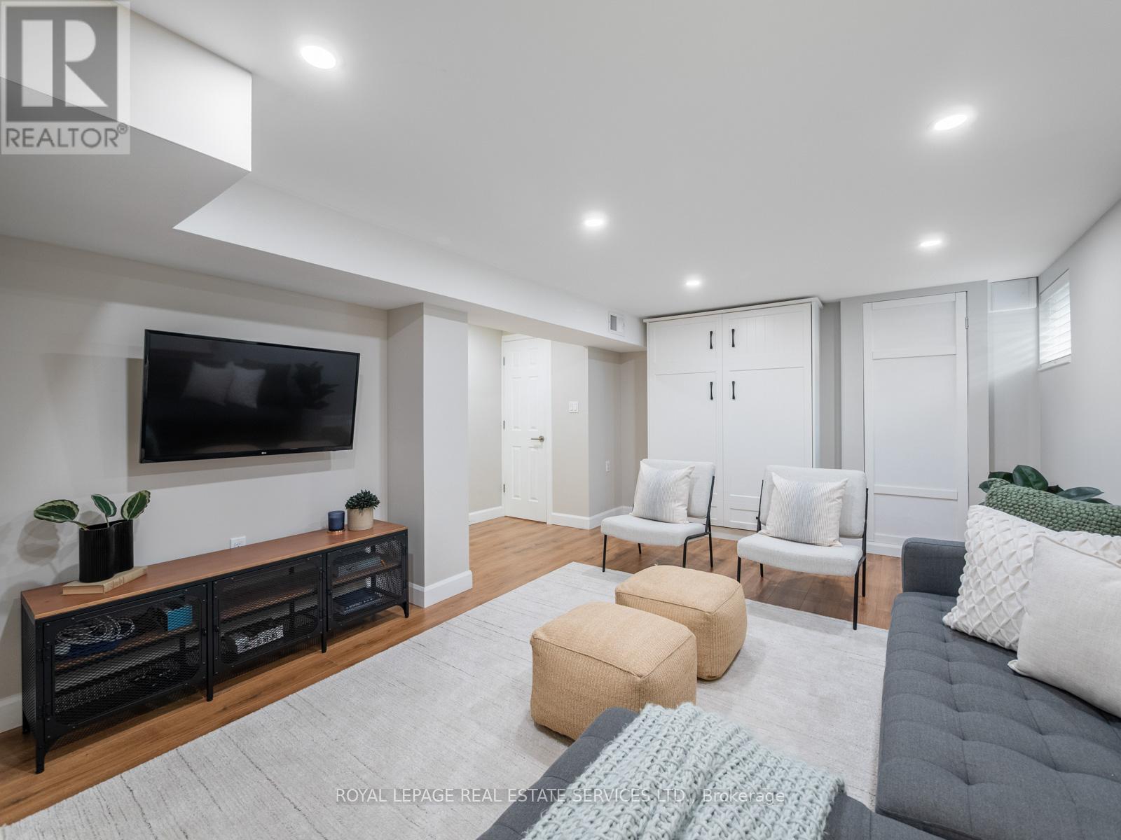 61 Skylark Road, Toronto, Ontario  M6S 4M5 - Photo 31 - W12419001