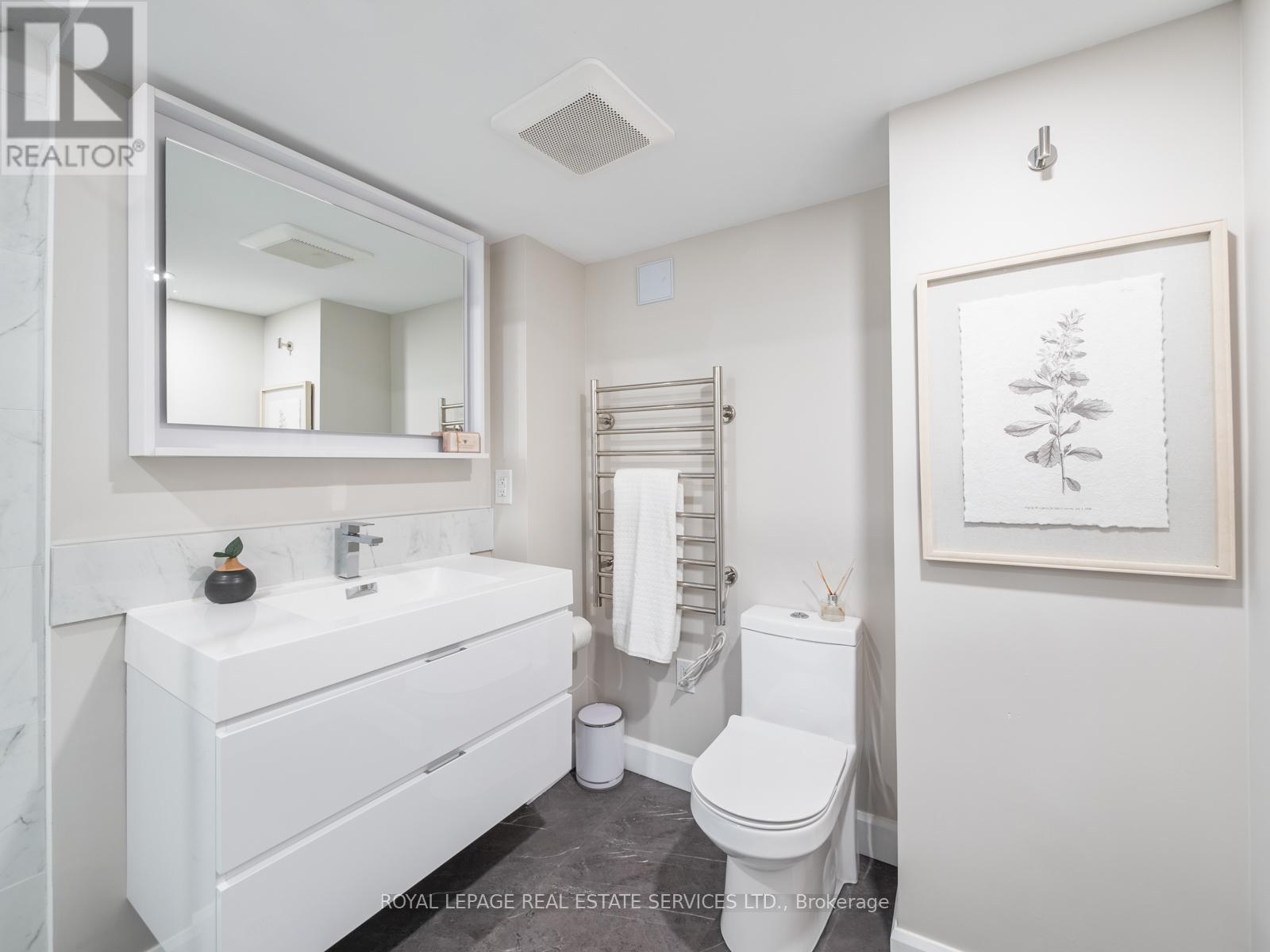 61 Skylark Road, Toronto, Ontario  M6S 4M5 - Photo 33 - W12419001