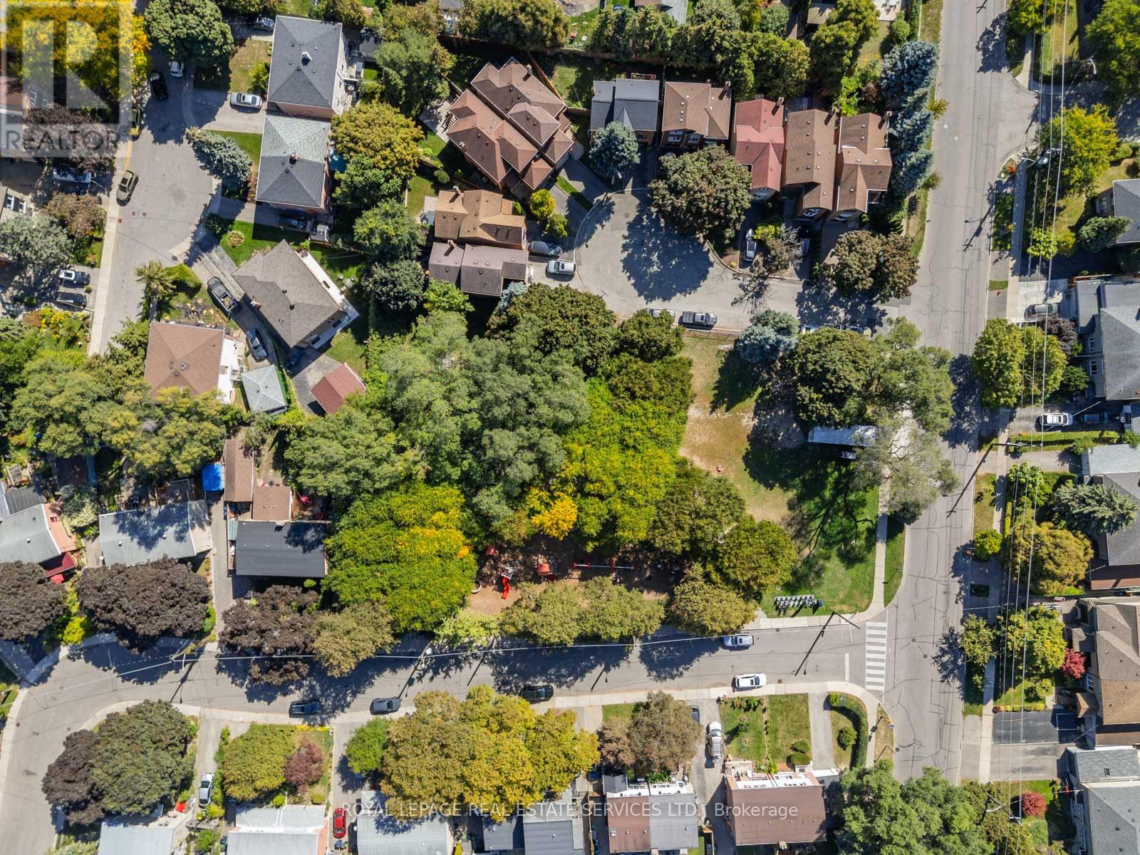 61 Skylark Road, Toronto, Ontario  M6S 4M5 - Photo 42 - W12419001