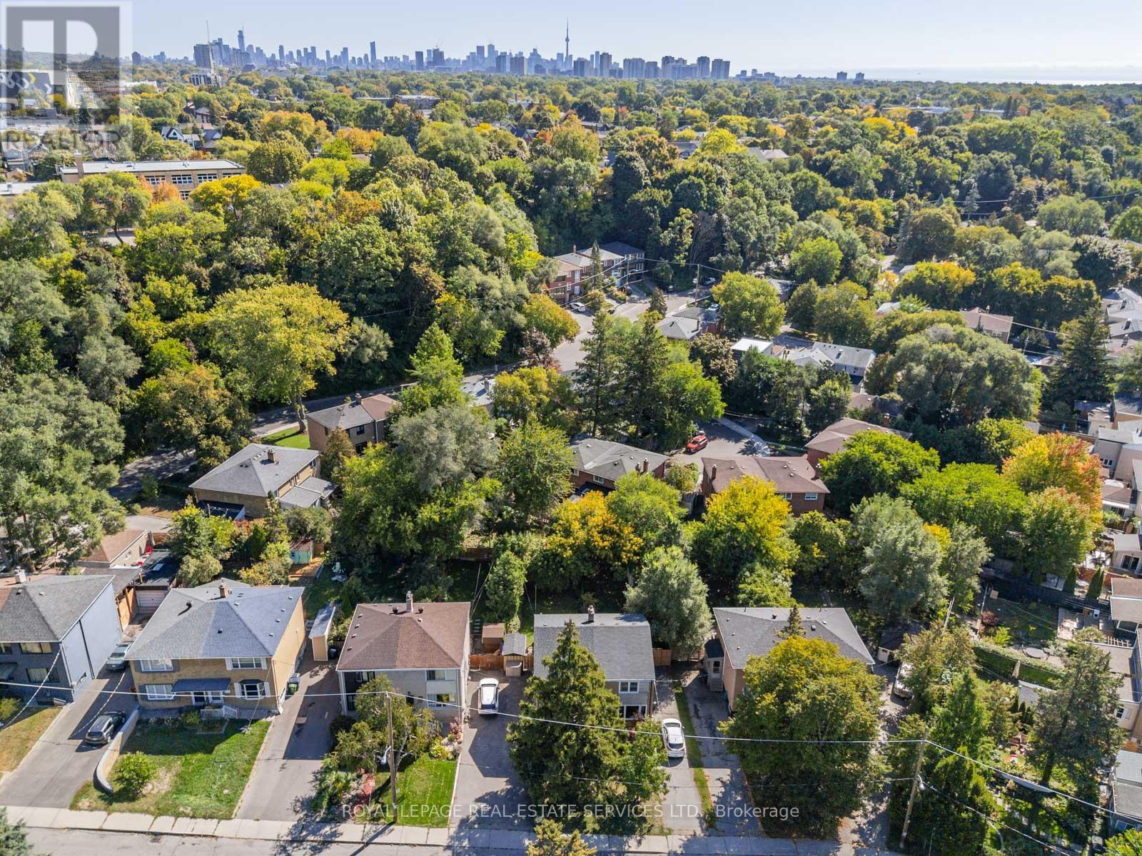 61 Skylark Road, Toronto, Ontario  M6S 4M5 - Photo 44 - W12419001