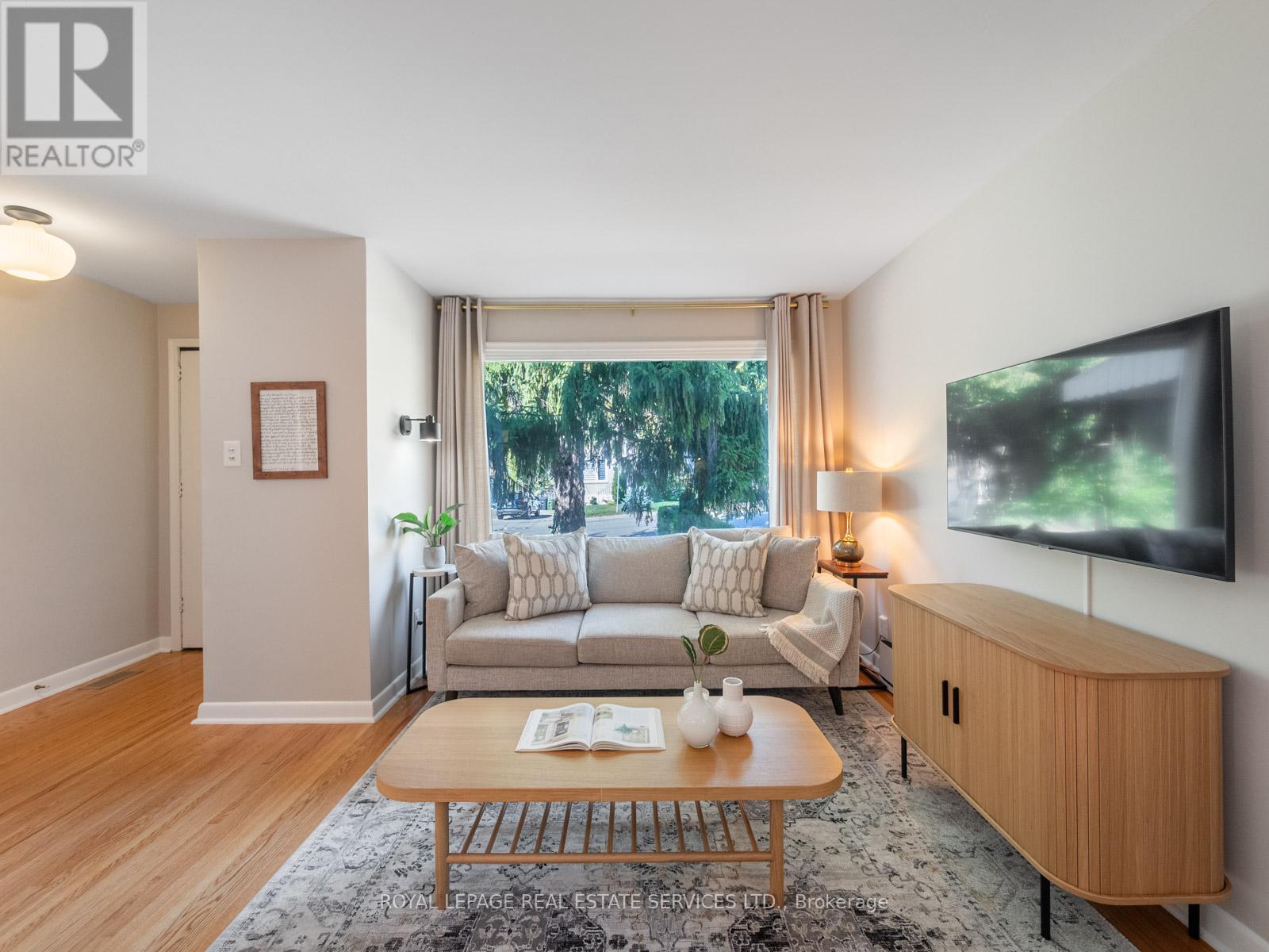 61 Skylark Road, Toronto, Ontario  M6S 4M5 - Photo 7 - W12419001