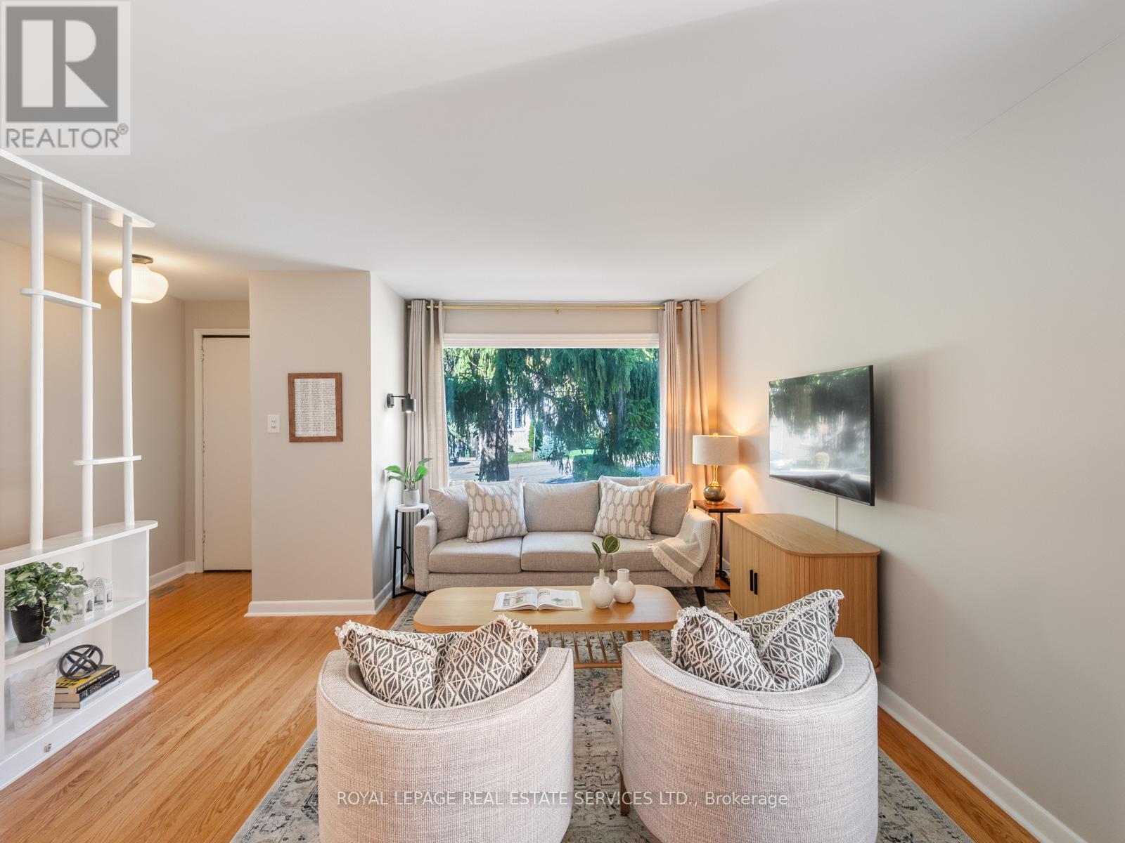 61 Skylark Road, Toronto, Ontario  M6S 4M5 - Photo 8 - W12419001