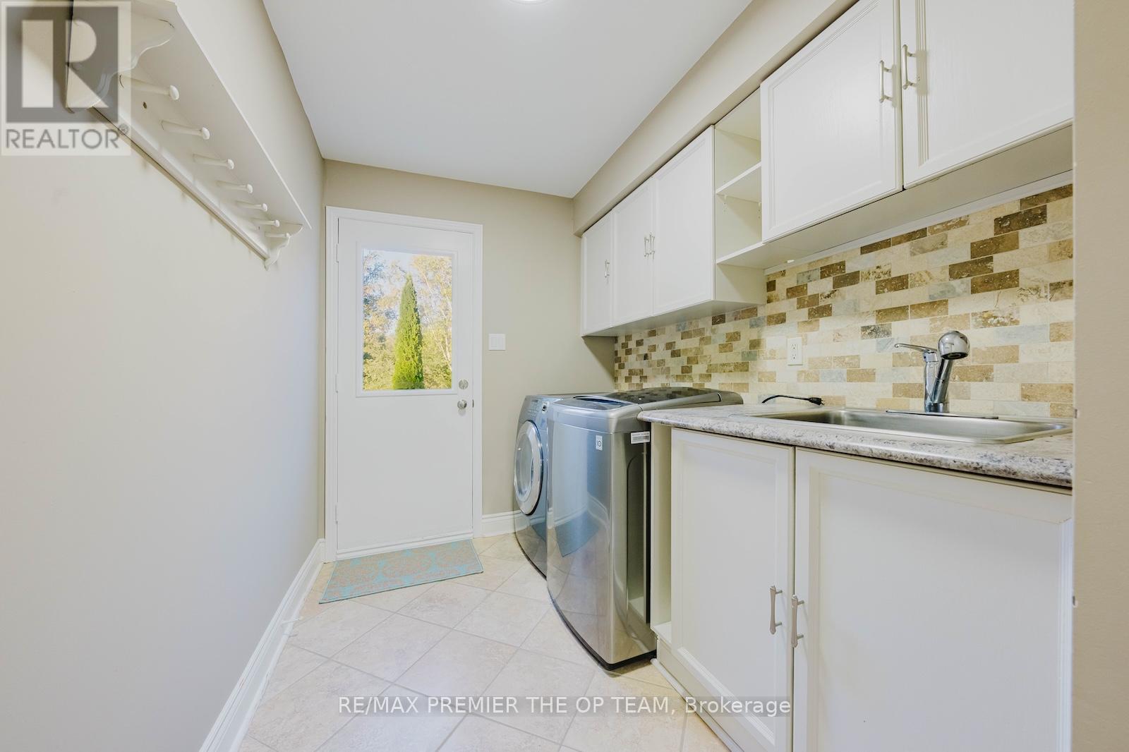 8 Elite Road, Caledon, Ontario  L7K 0K9 - Photo 12 - W12419012