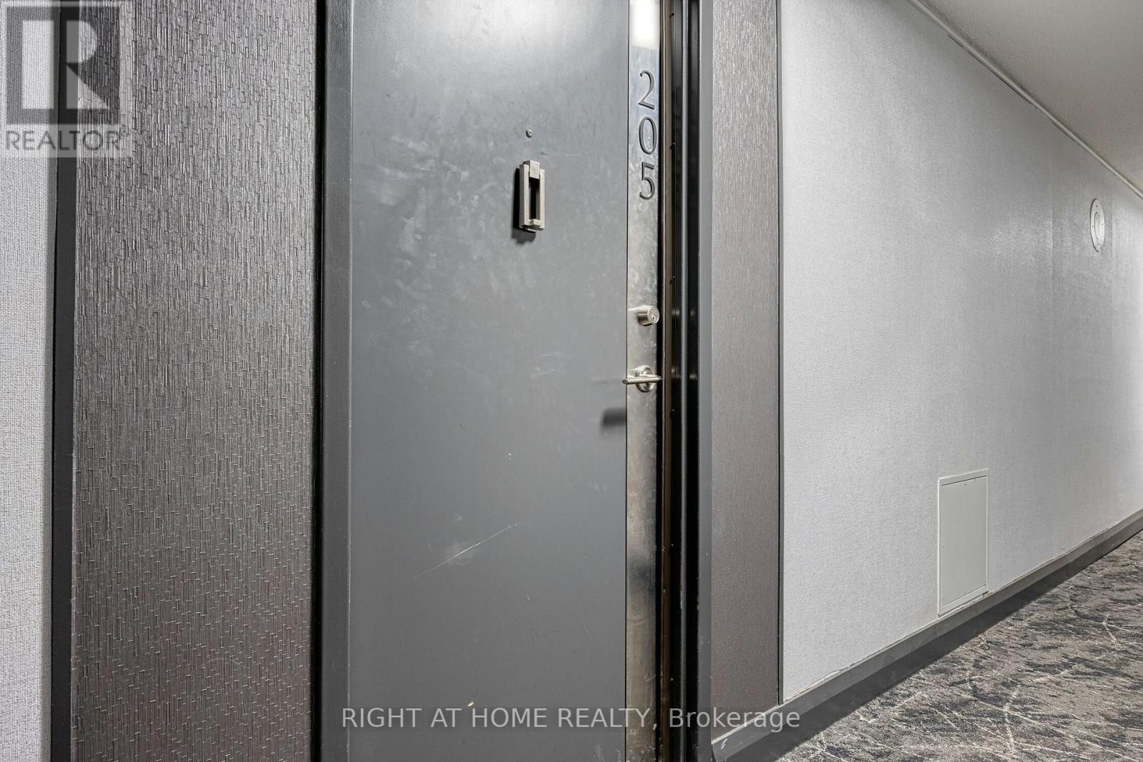 205 - 1580 Mississauga Valley, Mississauga, Ontario  L5A 3T8 - Photo 15 - W12419094