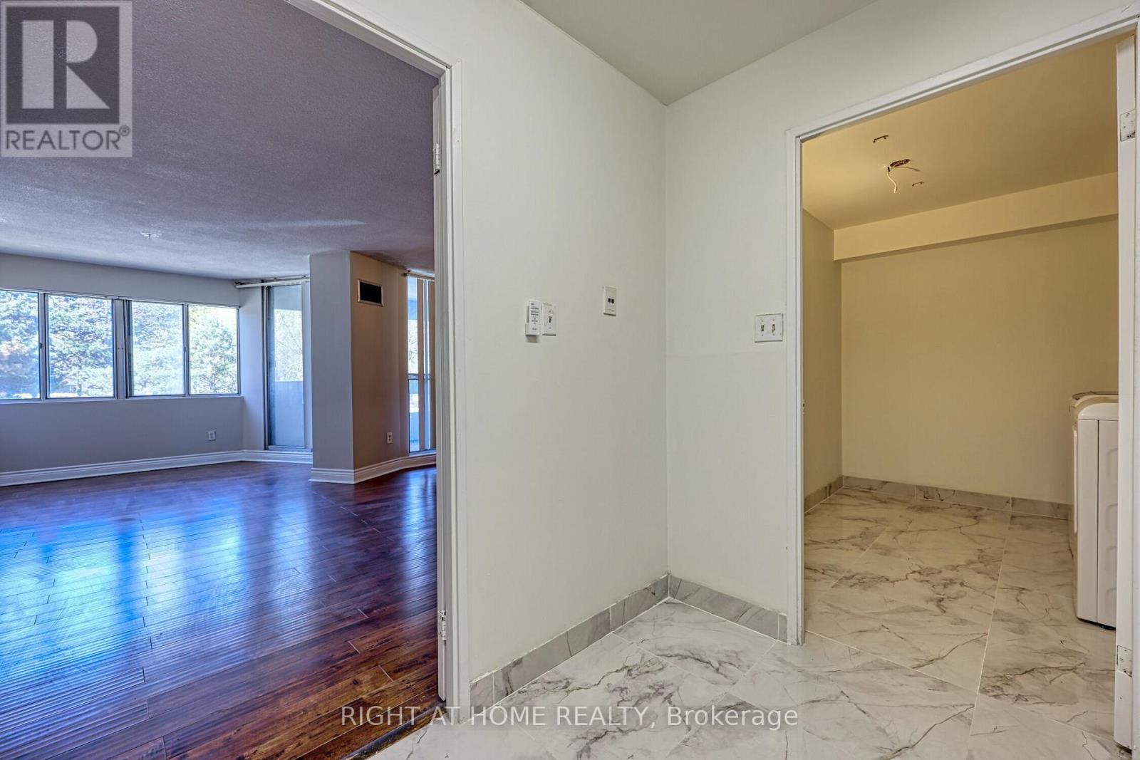 205 - 1580 Mississauga Valley, Mississauga, Ontario  L5A 3T8 - Photo 22 - W12419094