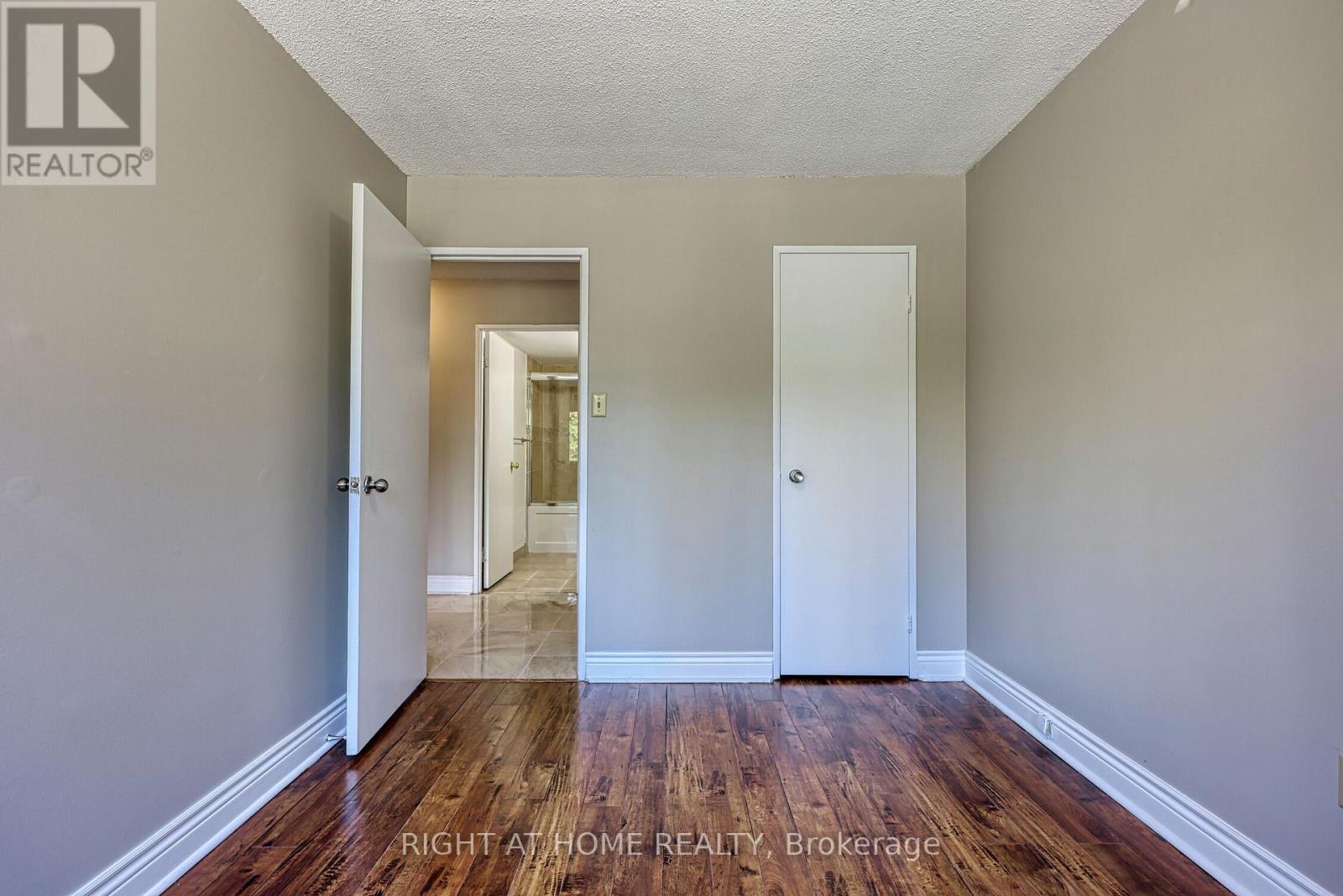205 - 1580 Mississauga Valley, Mississauga, Ontario  L5A 3T8 - Photo 28 - W12419094