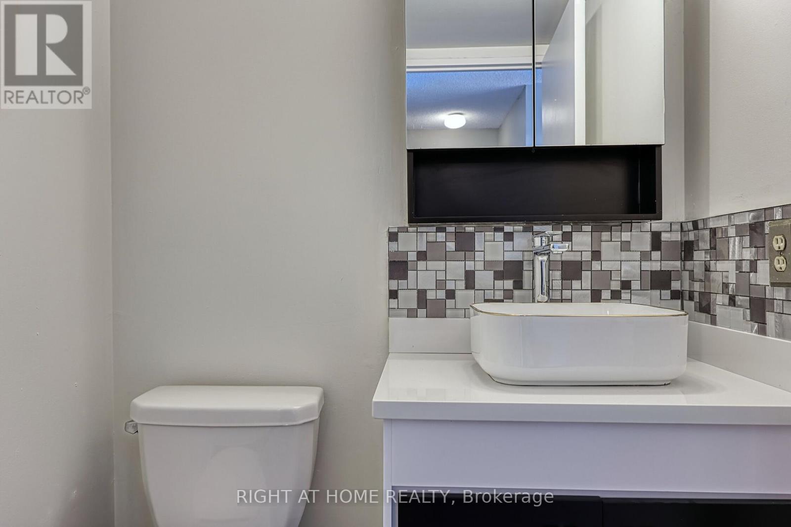 205 - 1580 Mississauga Valley, Mississauga, Ontario  L5A 3T8 - Photo 34 - W12419094