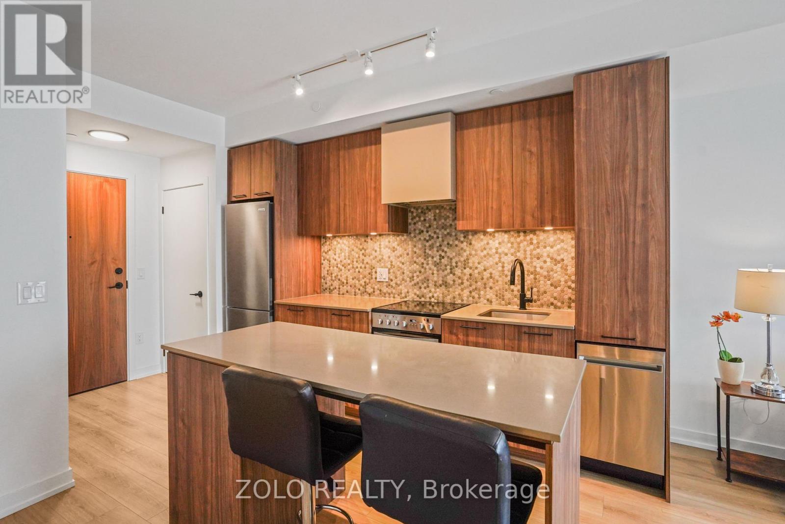 512 - 10 Lagerfeld Drive, Brampton, Ontario  L7A 0H8 - Photo 11 - W12419099