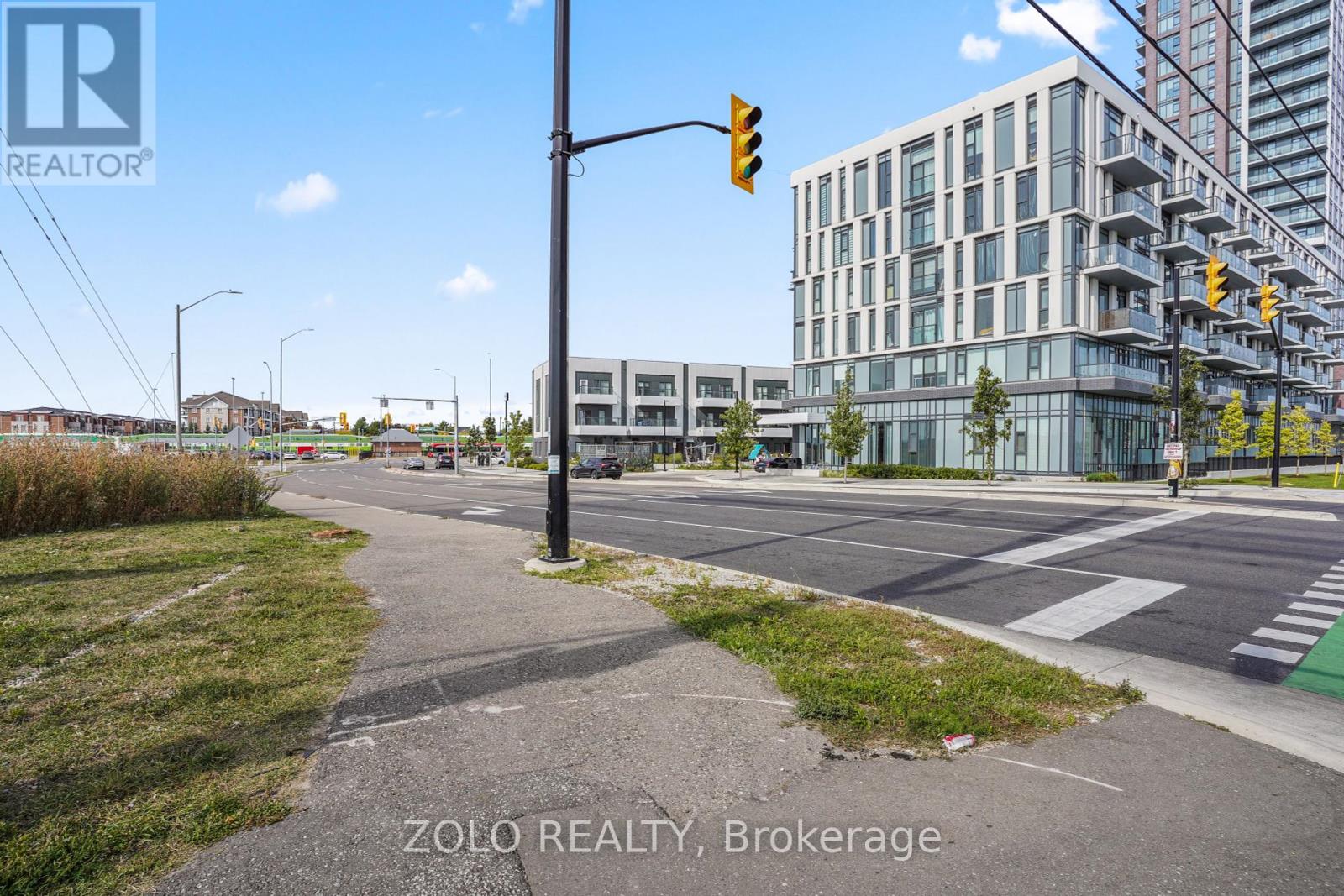 512 - 10 Lagerfeld Drive, Brampton, Ontario  L7A 0H8 - Photo 2 - W12419099