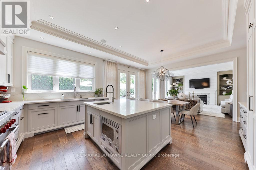 408 Saville Crescent, Oakville, Ontario  L6L 3T8 - Photo 11 - W12419101