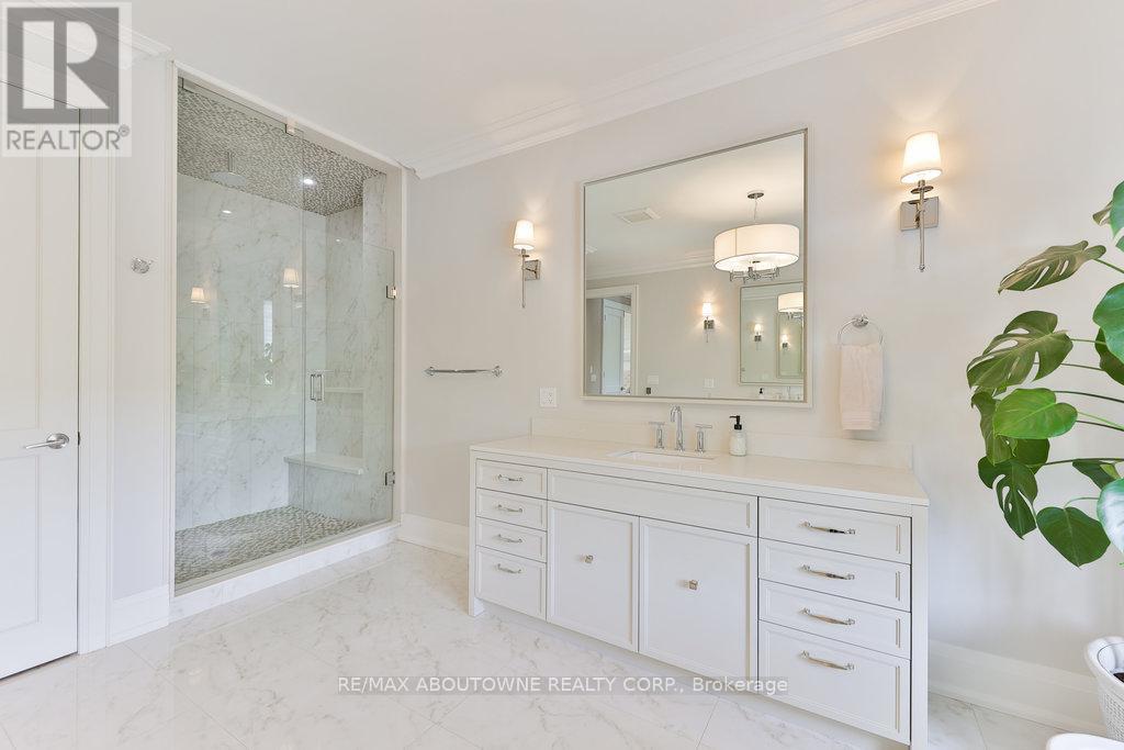 408 Saville Crescent, Oakville, Ontario  L6L 3T8 - Photo 27 - W12419101