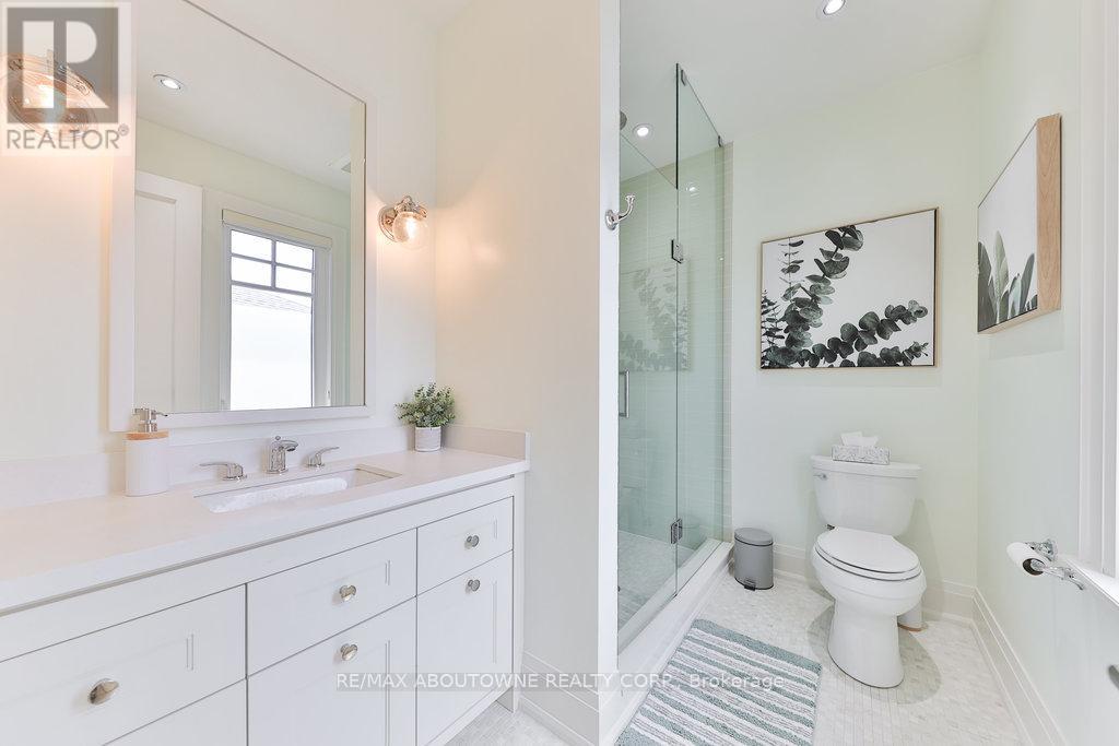 408 Saville Crescent, Oakville, Ontario  L6L 3T8 - Photo 30 - W12419101