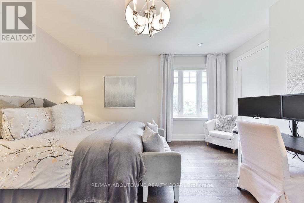 408 Saville Crescent, Oakville, Ontario  L6L 3T8 - Photo 32 - W12419101