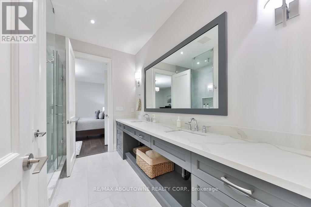 408 Saville Crescent, Oakville, Ontario  L6L 3T8 - Photo 34 - W12419101
