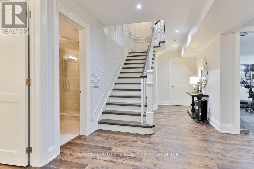 408 Saville Crescent, Oakville, Ontario  L6L 3T8 - Photo 37 - W12419101