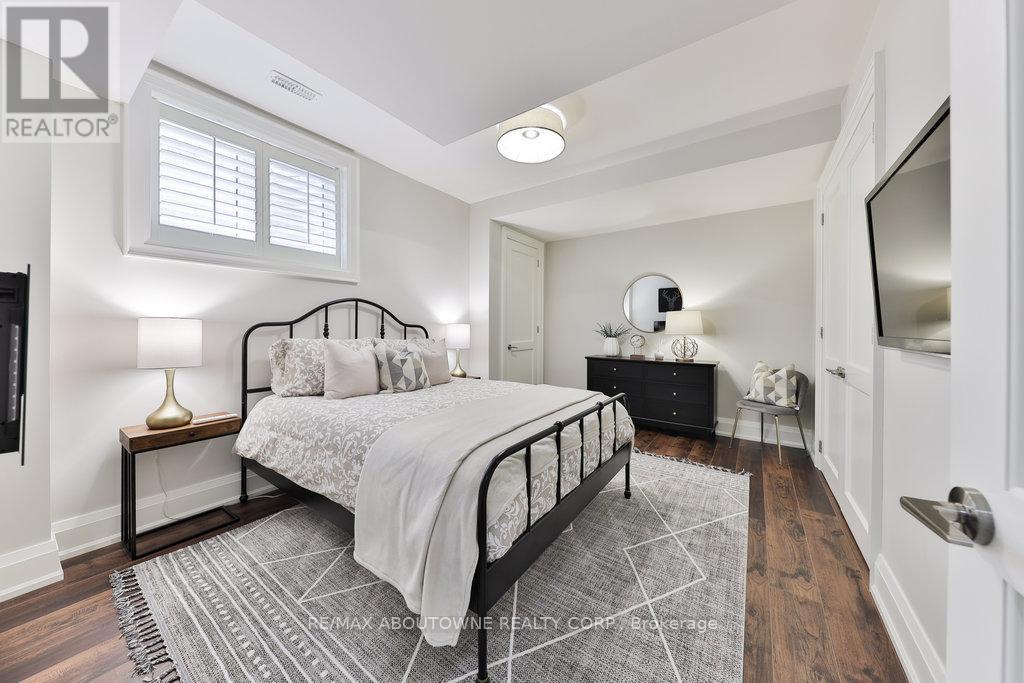408 Saville Crescent, Oakville, Ontario  L6L 3T8 - Photo 41 - W12419101