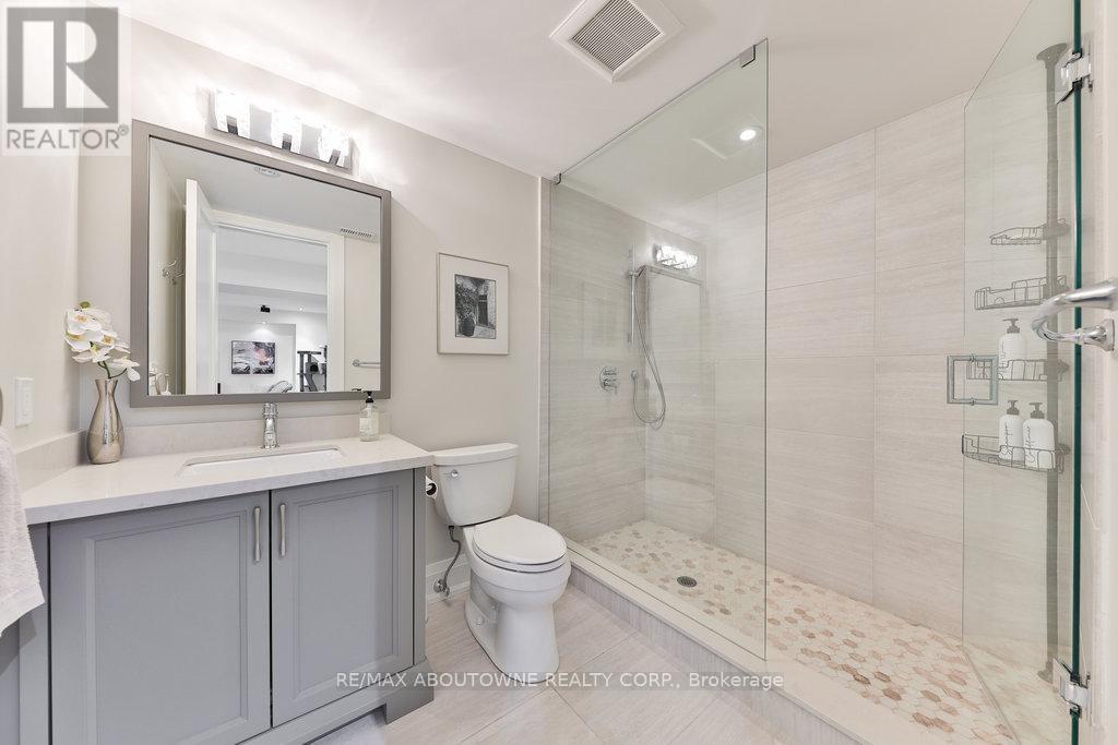 408 Saville Crescent, Oakville, Ontario  L6L 3T8 - Photo 42 - W12419101